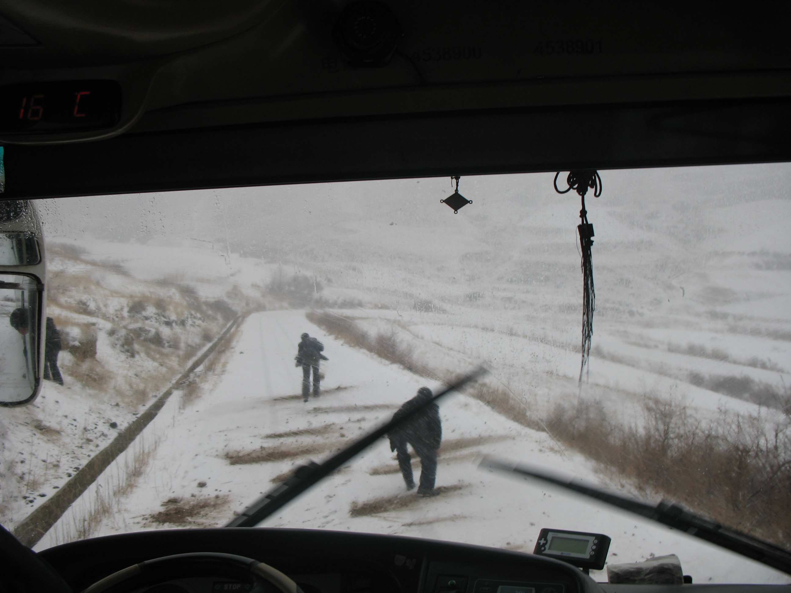 上帝也折腾 - 辞峡烟斜 - 往日微忆